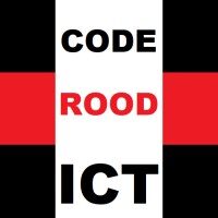 Logo met een witte verticale balk met de tekst ‘CODE’ (zwart), ‘ROOD’ (rood) en ‘ICT’ (zwart) over een rode horizontale balk op een zwarte achtergrond.